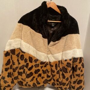 Forever 21 Black and Leopard Print Teddy Jacket